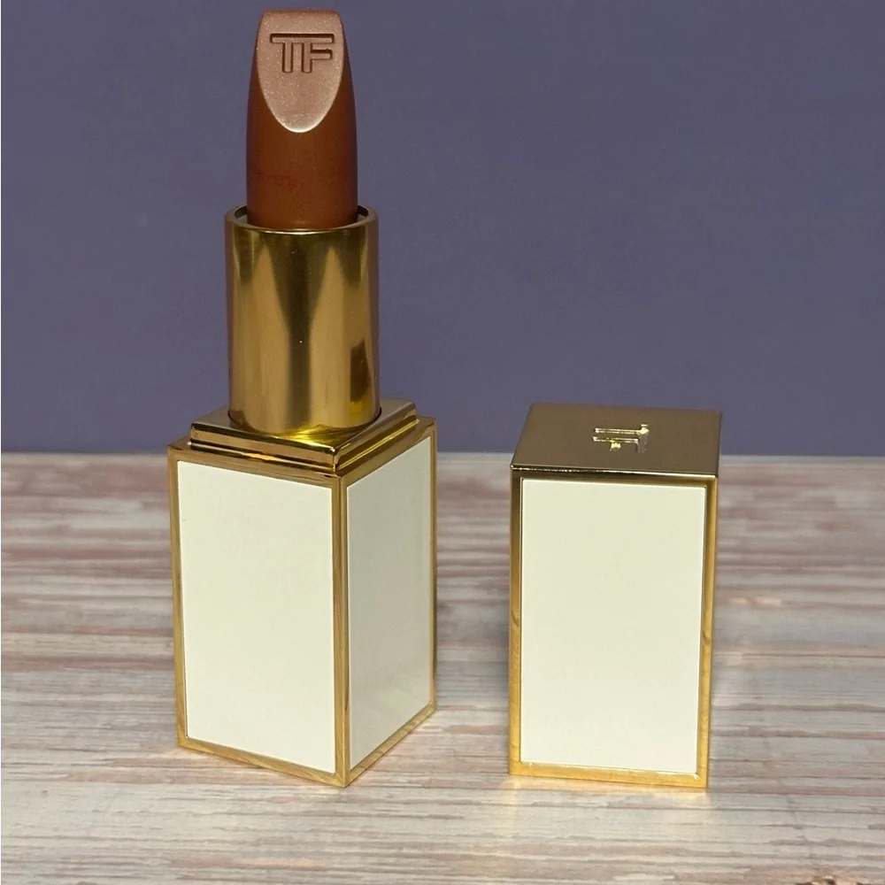 Tom Ford Lipstick - Sex Oyster - Picture 2 of 5